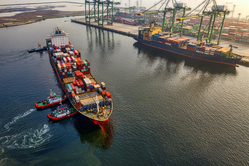 Barco de Transporte de Contenedores Marítimos